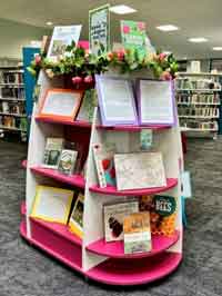display stand with tree materials